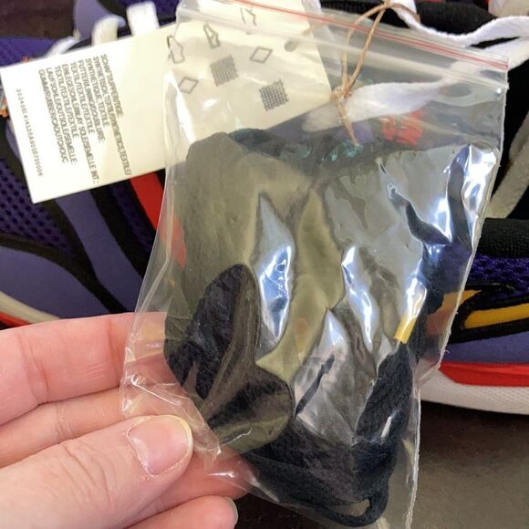 Adidas x The Simpsons Flaming Moes ZX1000 - Picture 11 of 13